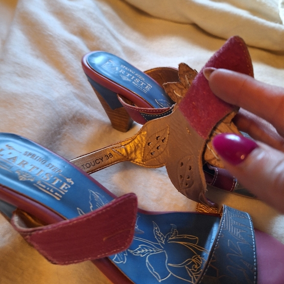 NWOT L'Artiste slides by Spring Step. Size 38/ 7.5M.. - Picture 3 of 8